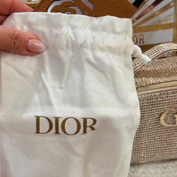 Dior 2025 Holiday GWP Cosmetic Case, Card Mirror with Dior Dust bag and GIFT BAG - Picture 11 of 16